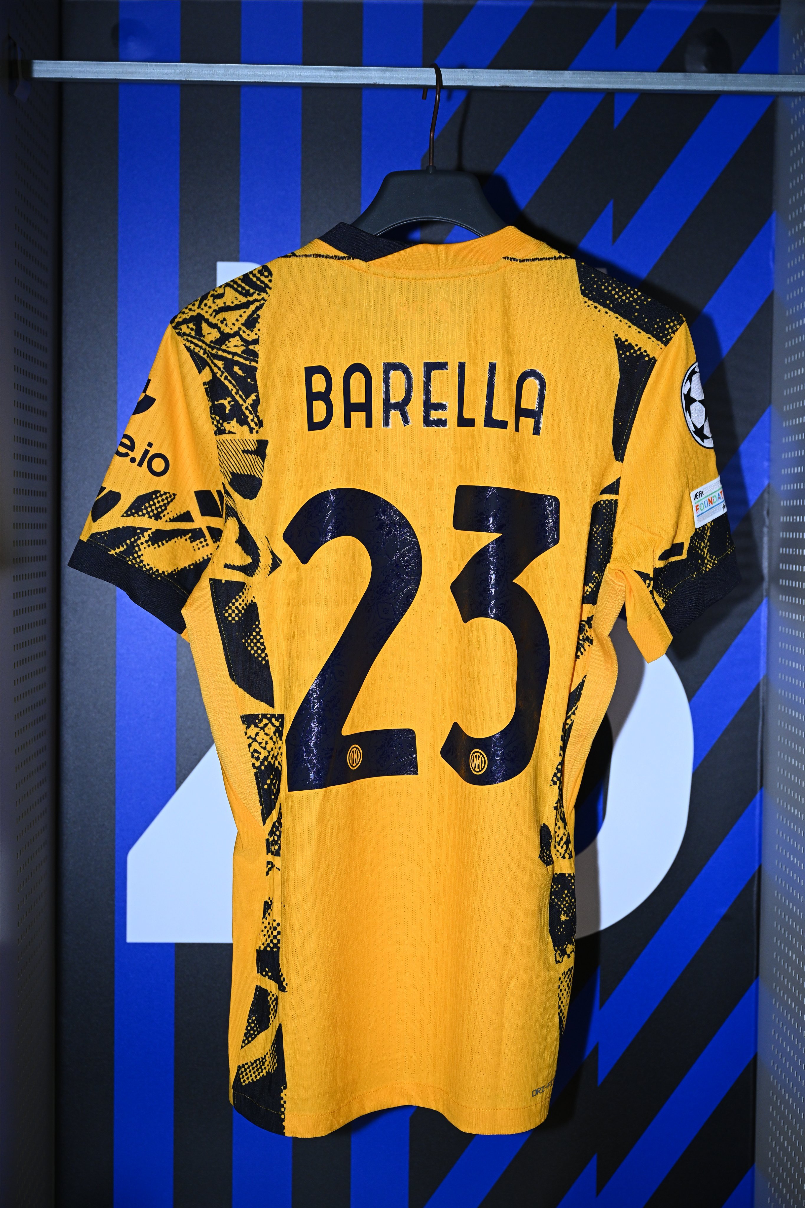 集结日曼联备战荷甲,远射贴柱细节曝光,底气十足,更衣室氛围转暖的简单介绍 集结日曼联备战荷甲,远射贴柱细节曝光,底气十足,更衣室氛围转暖的简单介绍