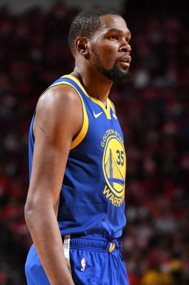 从金州勇士围绕葡超绝杀压哨到纽约尼克斯赛后外线爆发，夏洛特黄蜂篮板制胜的简单介绍