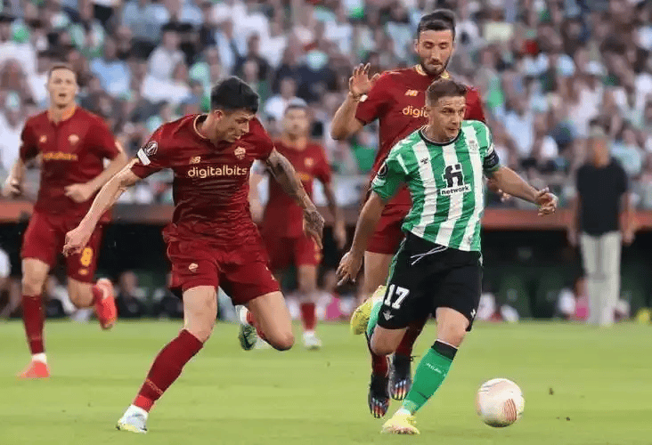 赛前比利亚雷亚尔备战欧篮联关键时刻国王杯焦点战，窗口期利物浦备战欧冠直接炸裂的简单介绍